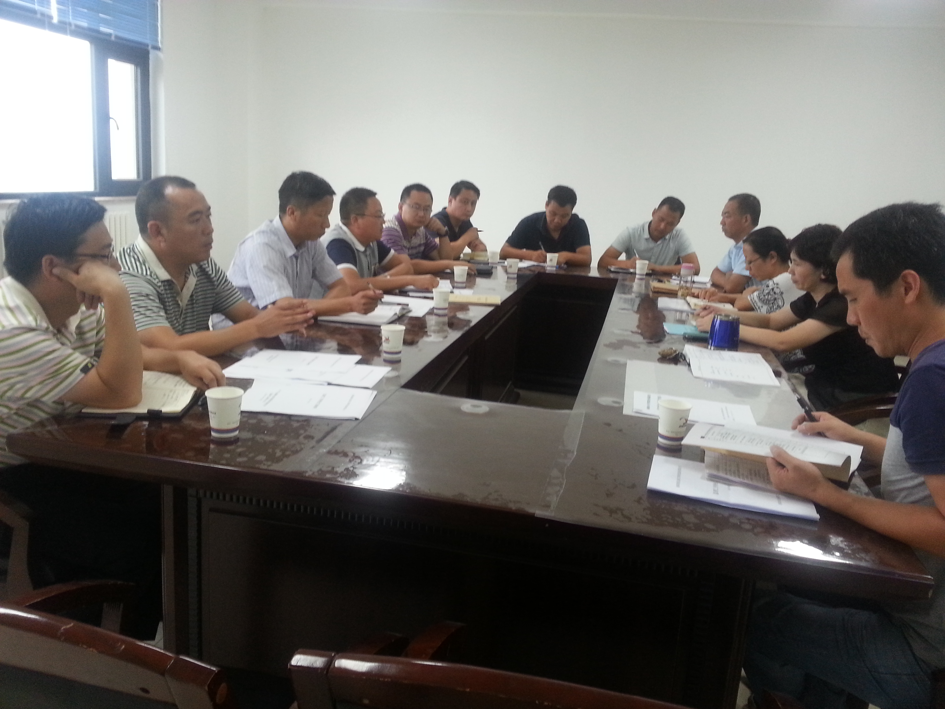 洛陽璟信公司召開監(jiān)理例會(圖1) 洛陽璟信公司召開監(jiān)理例會(圖1)