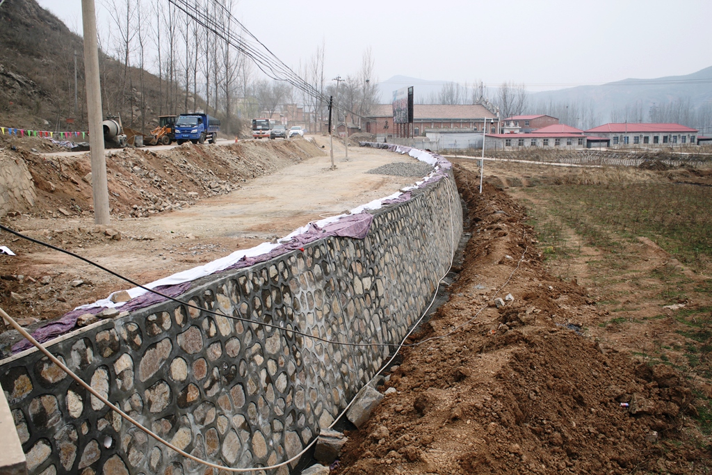 推行砌筑“試驗段”制度 打造擋土墻“亮點”工程(圖8)