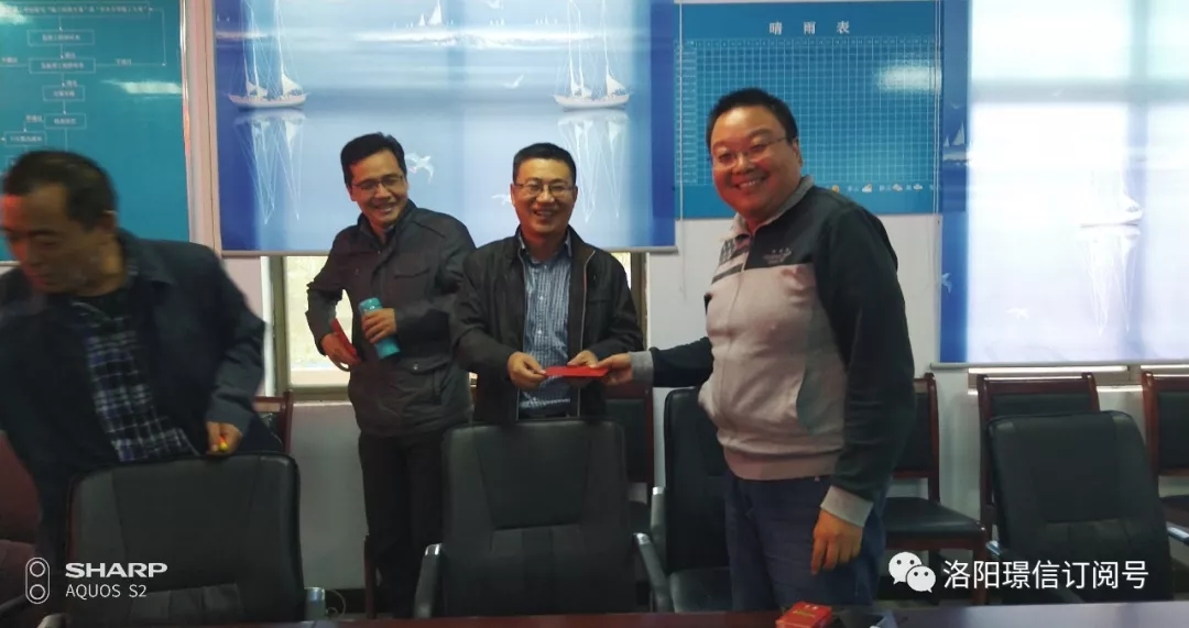 璟信公司在工地現(xiàn)場(chǎng)召開(kāi)監(jiān)理例會(huì)(圖2)