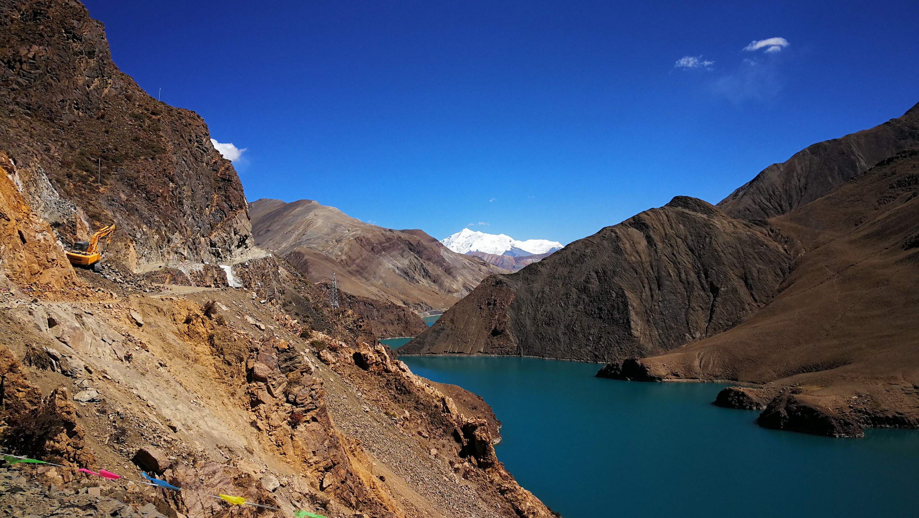 璟信公司董事長王小偉一行視察西藏工地(圖5)