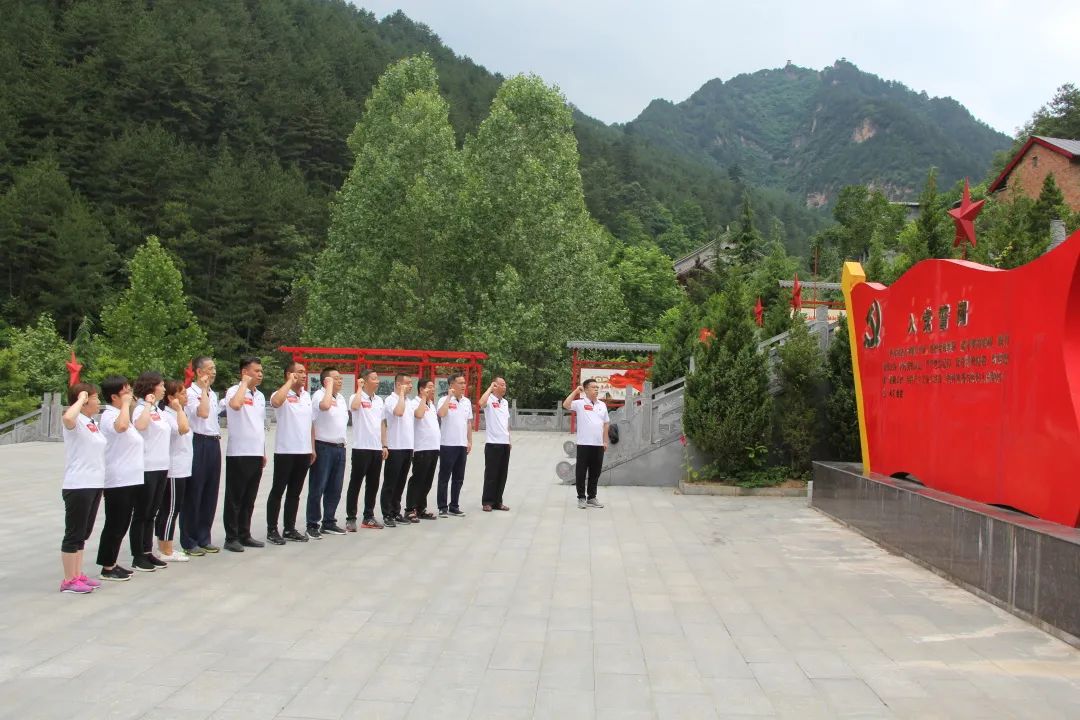 緬懷先烈，不忘初心(圖1)